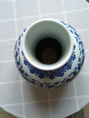 中国清代乾隆年制人物天球花瓶 古董品 年代物 中国清代乾隆年制人物天球花瓶 古董品 年代物 （中国艺术品盛筵
